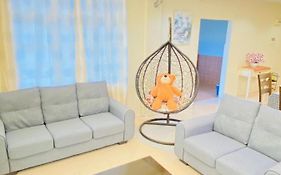Crown Imperial Court 18 With Free Wifi